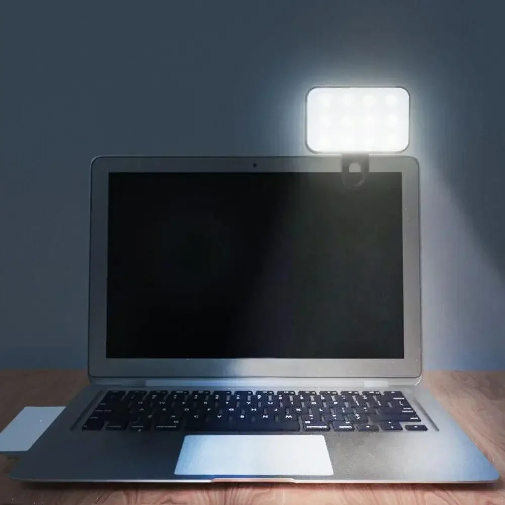 Lampe de remplissage LED de poche à trois couleurs pour selfie