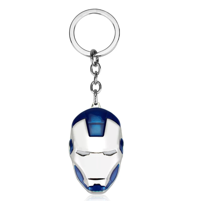 Porte-clés Iron Man effet chrome rouge, accessoire Marvel pour fans de Tony Stark.