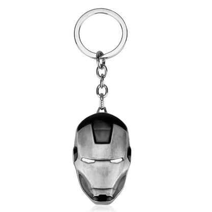 Porte-clés Iron Man effet chrome rouge, accessoire Marvel pour fans de Tony Stark.